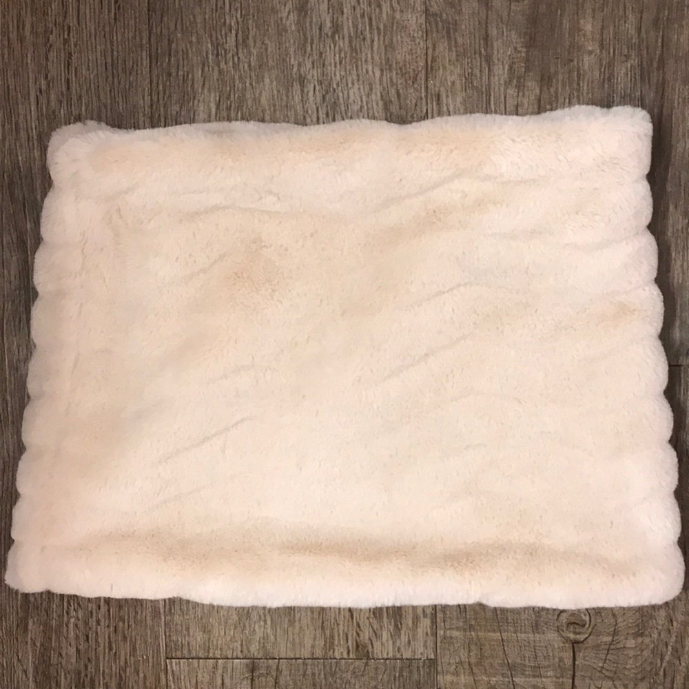 NWT Club Monaco Faux Fur Snood